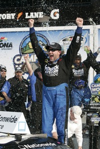 Tony Stewart wins Nationwide Series race at Daytona