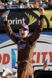 Kyle Busch wins Bristol