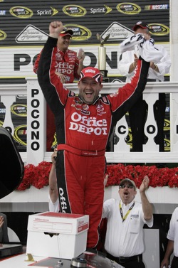 Tony Stewart wins Pocono
