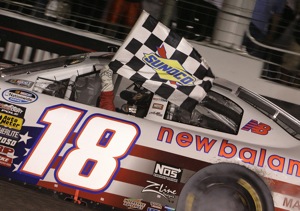 Kyle Busch wins Gateway