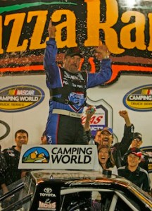 Mike Skinner wins at Iowa