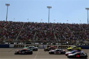 auto-club-400-side-by-side-racing