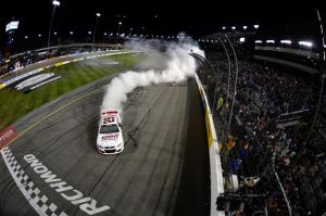 kevin-harvick-burnout-richmond-1-2013