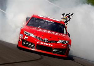 matt-kenseth-checkered-flag-kansas2