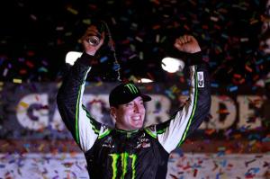 kyle-busch-darlington-victory-lane-nasacr-nationwide-series-darlington-2013