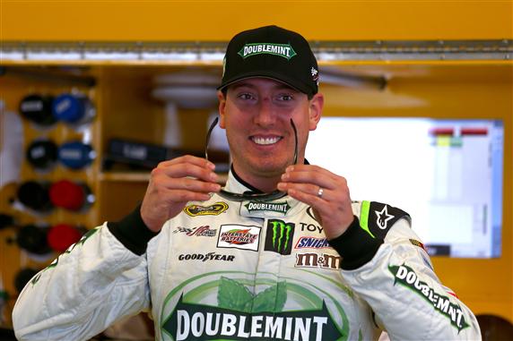 kyle-busch-smile-nascar-sprint-cup-series-kentucky-speedway | The Final Lap  Weekly